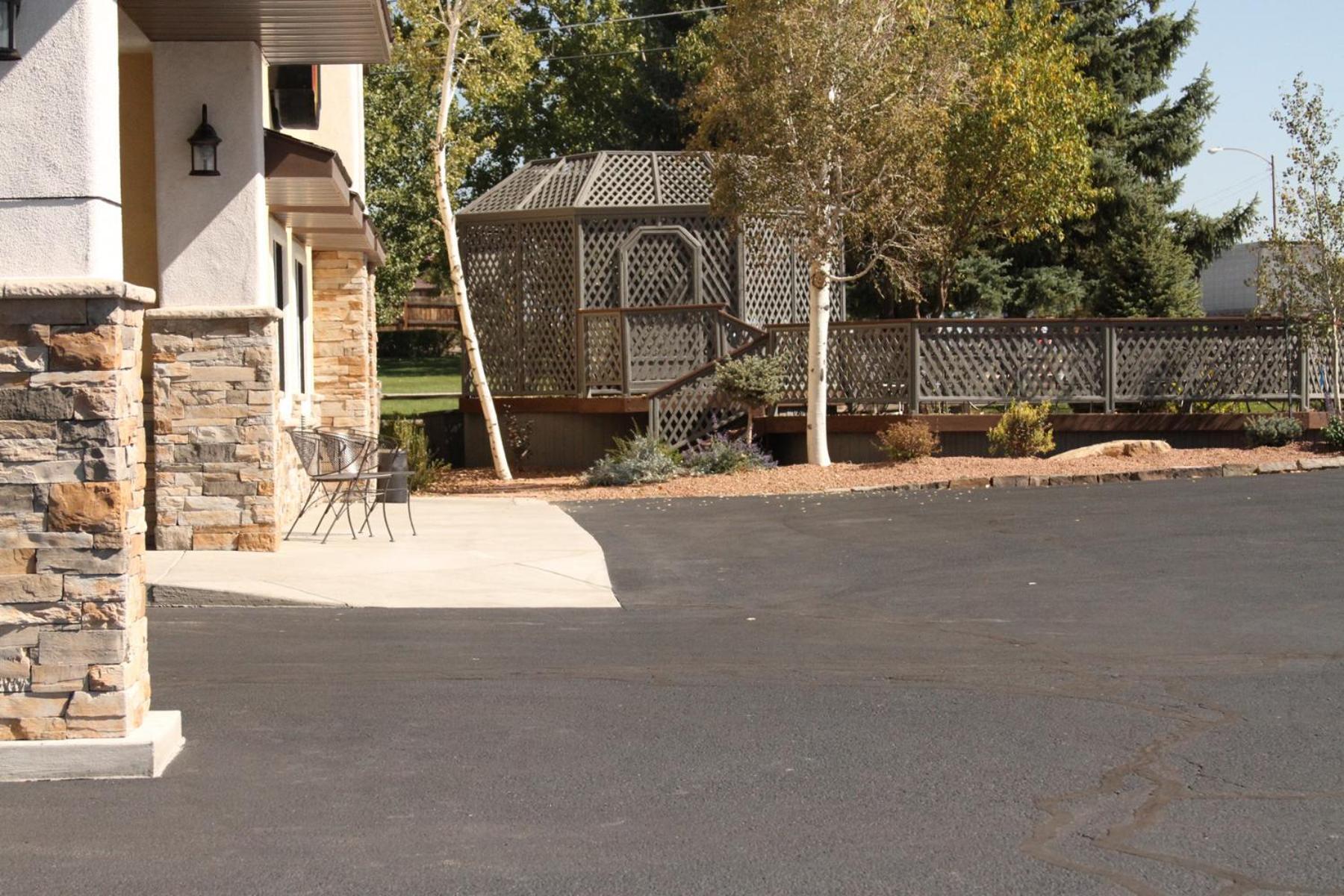 במוטל Super 8 By Wyndham מונטרוז מראה חיצוני תמונה
